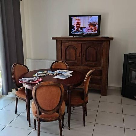 Maison Centre De Bellegarde Avec Jardin Et Terrasse Equipee D'Un Salon De Jardin Et D'Un Barbecue Cuisine Equipee 3 Chambres Avec 2 Lits Double 140X190 Et 2 Lits Simple Chauffage Poele A Granules Parking Gratuit Devant La Maison Bellegarde-du-Loiret 외부 사진